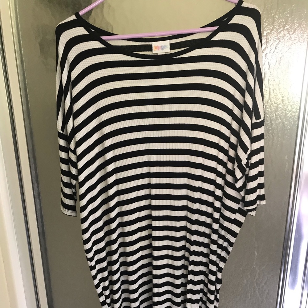 LuLaRoe black and white striped Irma ribbed